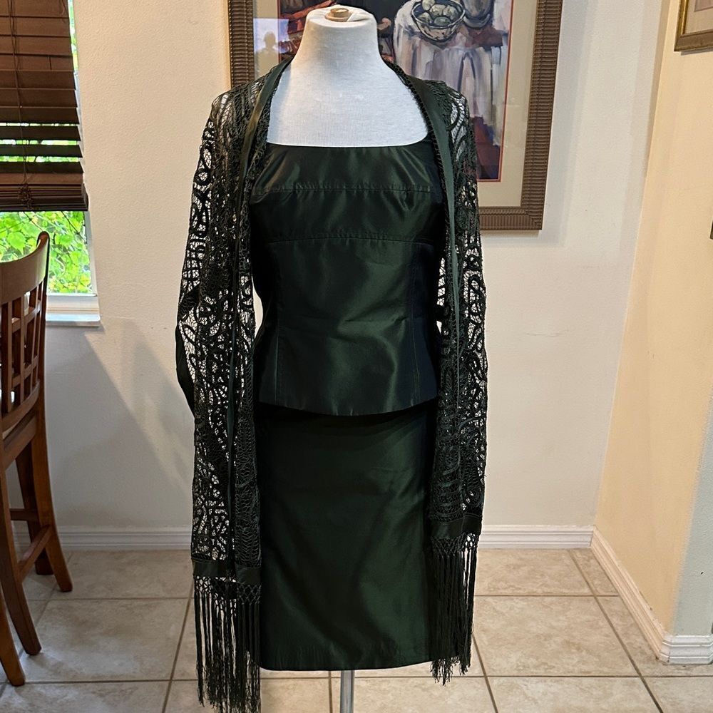 Carlisle Elegant Green Silk Blend 3 Piece Set including Matching Cover Size 6